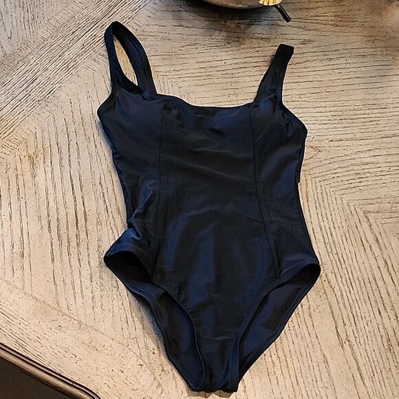 Black one piece swimsuit size S never worn only tried on brand new condition - Picture 11 of 11